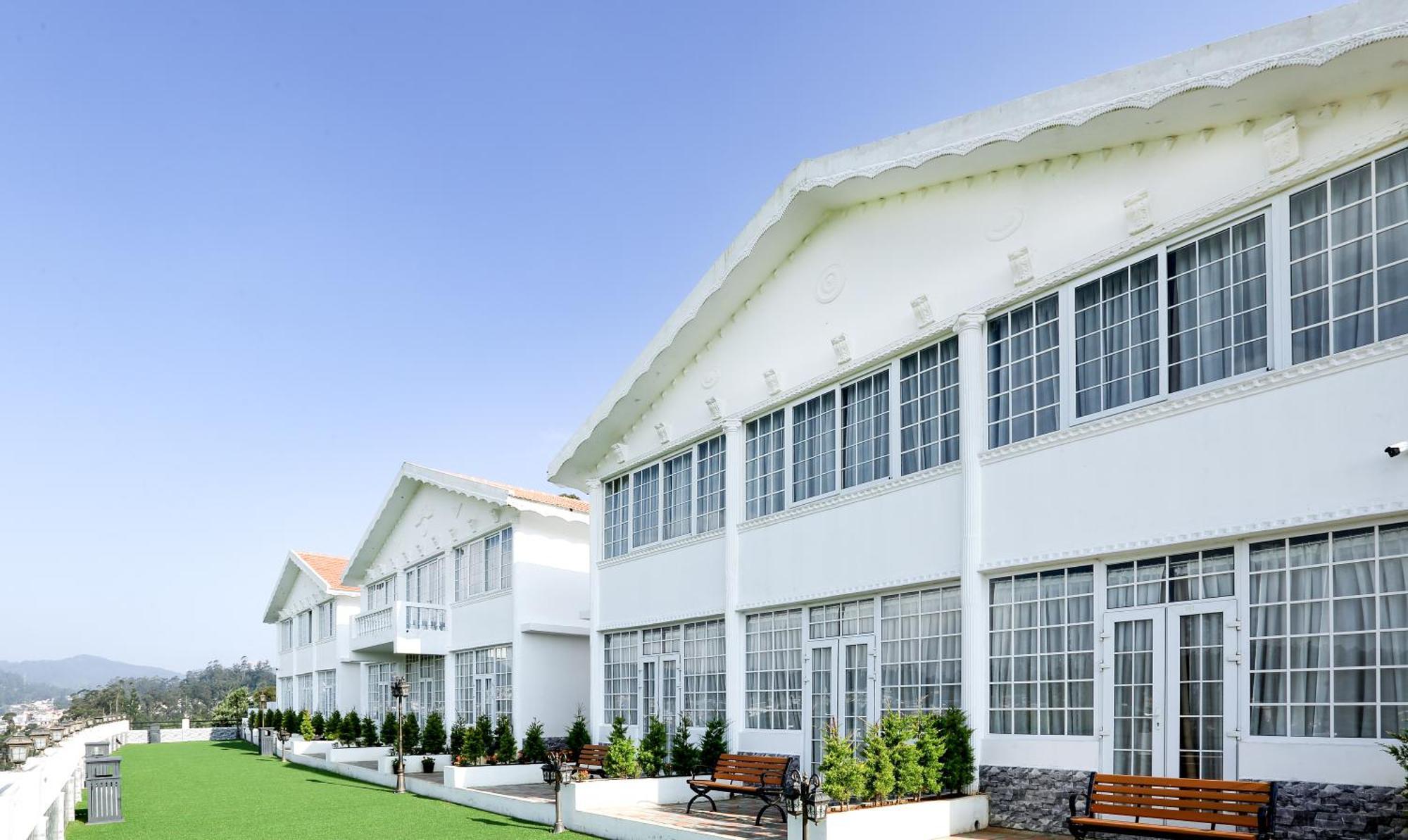 Treebo Skydale Inn & Suites With Mountain View Ooty Esterno foto