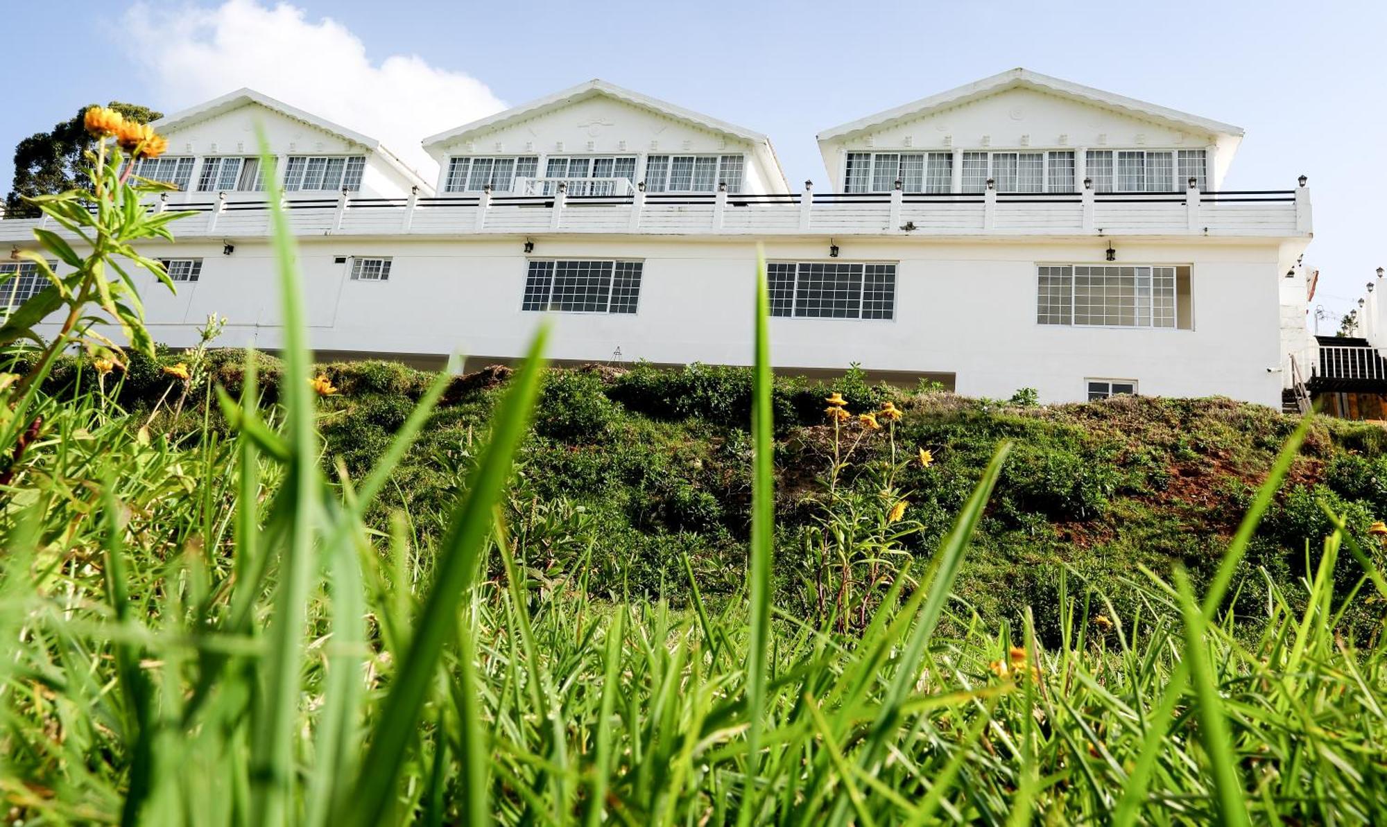 Treebo Skydale Inn & Suites With Mountain View Ooty Esterno foto